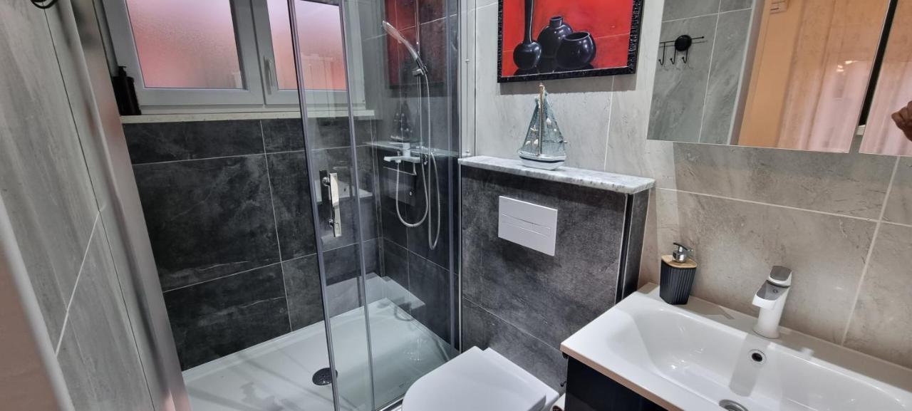Luxurious Three Bedrooms Apartment With Two Terraces Kastela Luaran gambar